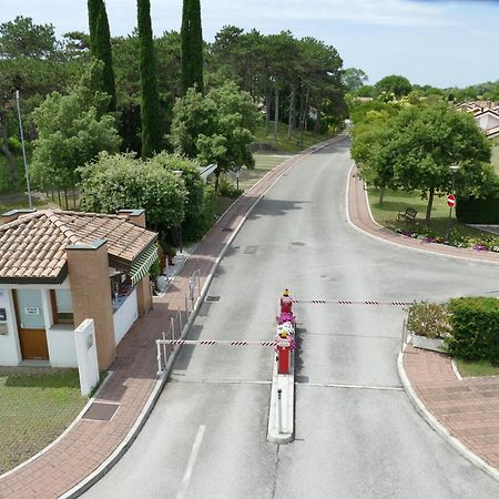Casabianca Resort Villas Lignano Sabbiadoro Bagian luar foto